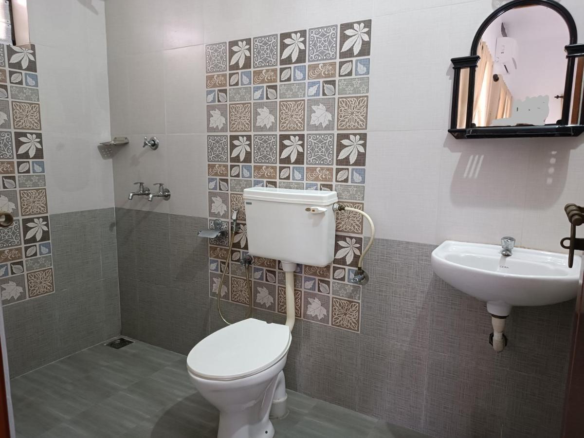 Prakriti Homestay Fortkochi Air Conditioned Rooms Eksteriør billede